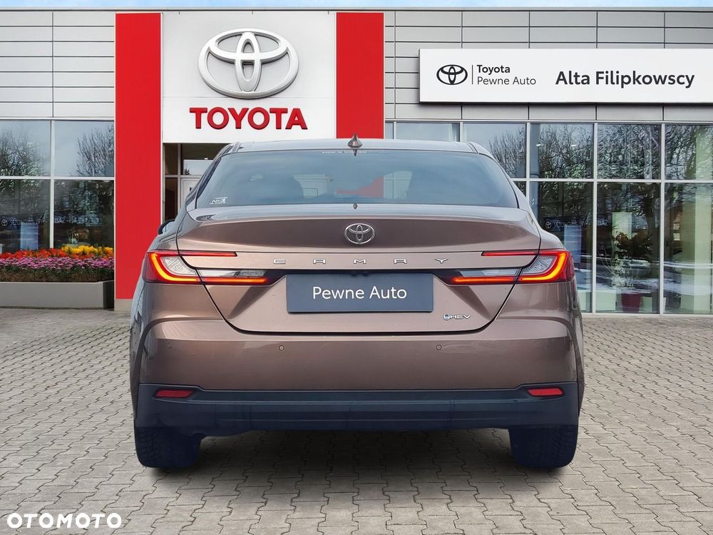 Toyota Camry - 9