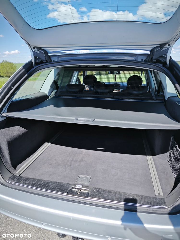 Mercedes-Benz Klasa E 320 T 4-Matic Elegance - 28