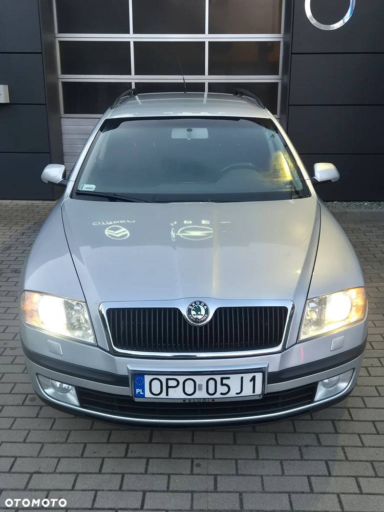 Skoda Octavia 2.0 TDI Elegance DSG - 2