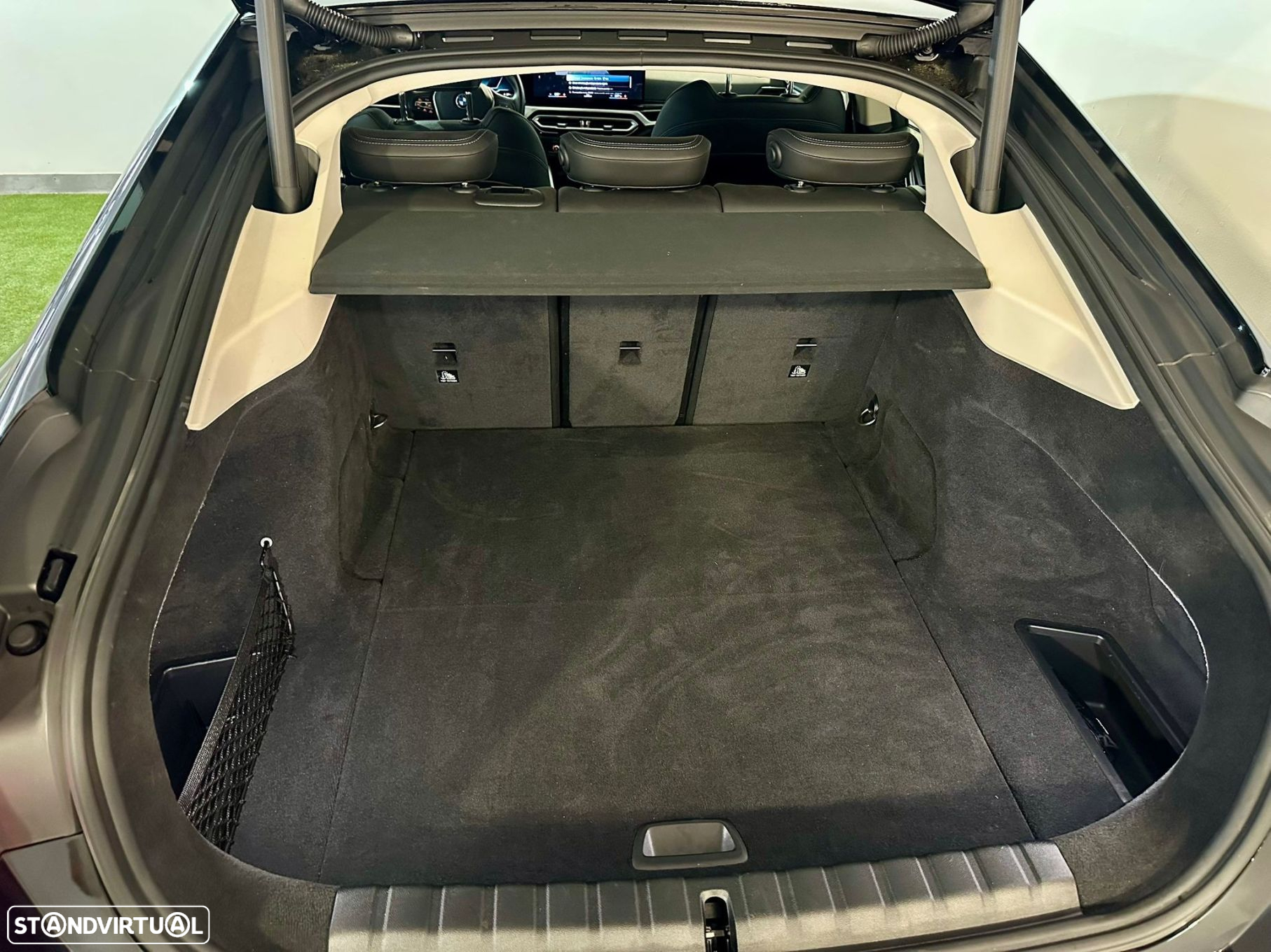 BMW i4 eDrive35 - 46