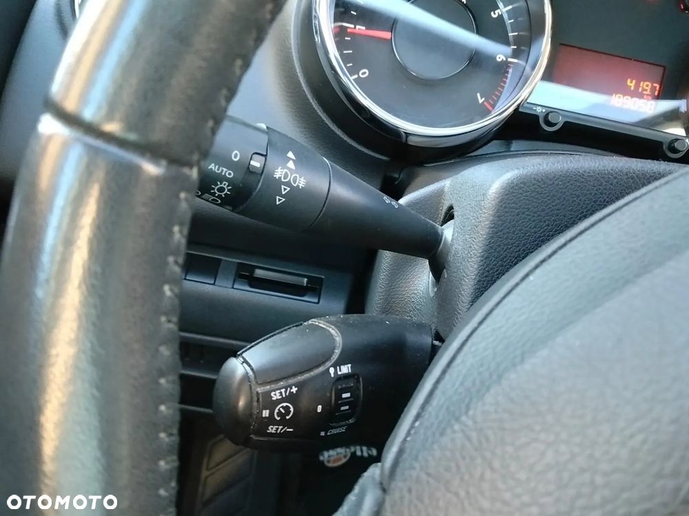 Peugeot 3008 1.6 THP Active - 38