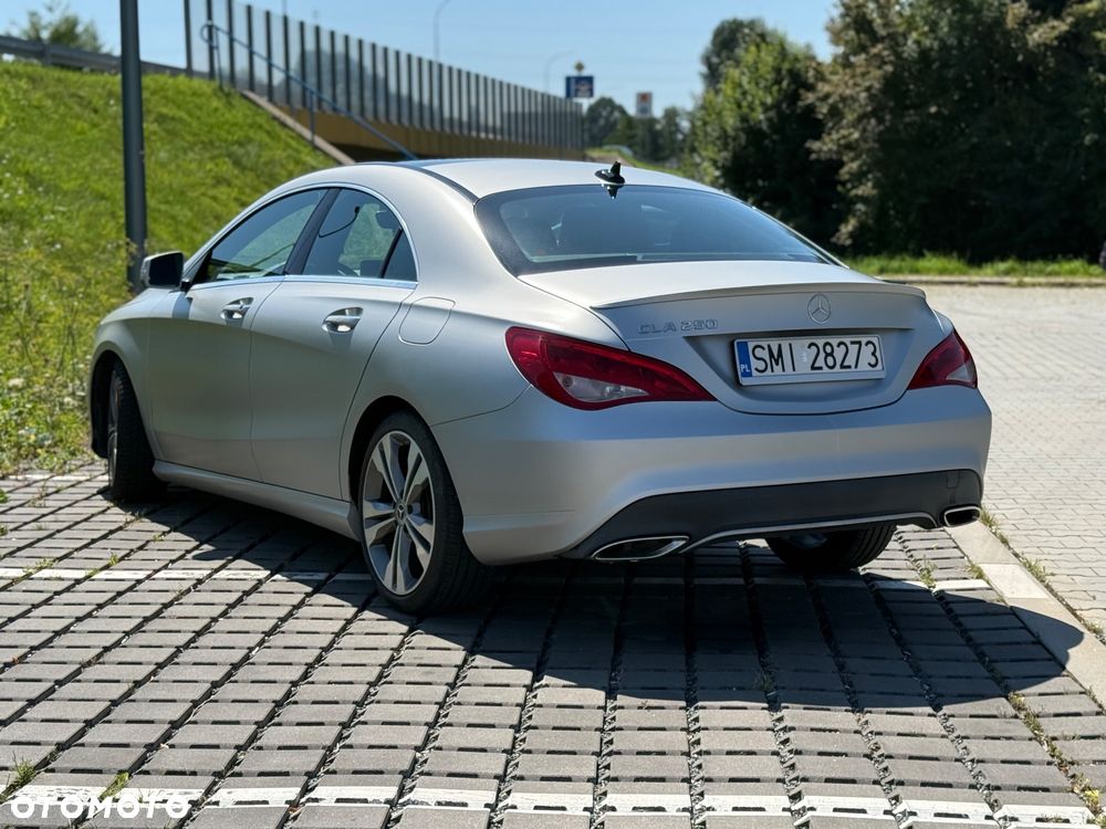 Mercedes-Benz CLA - 4