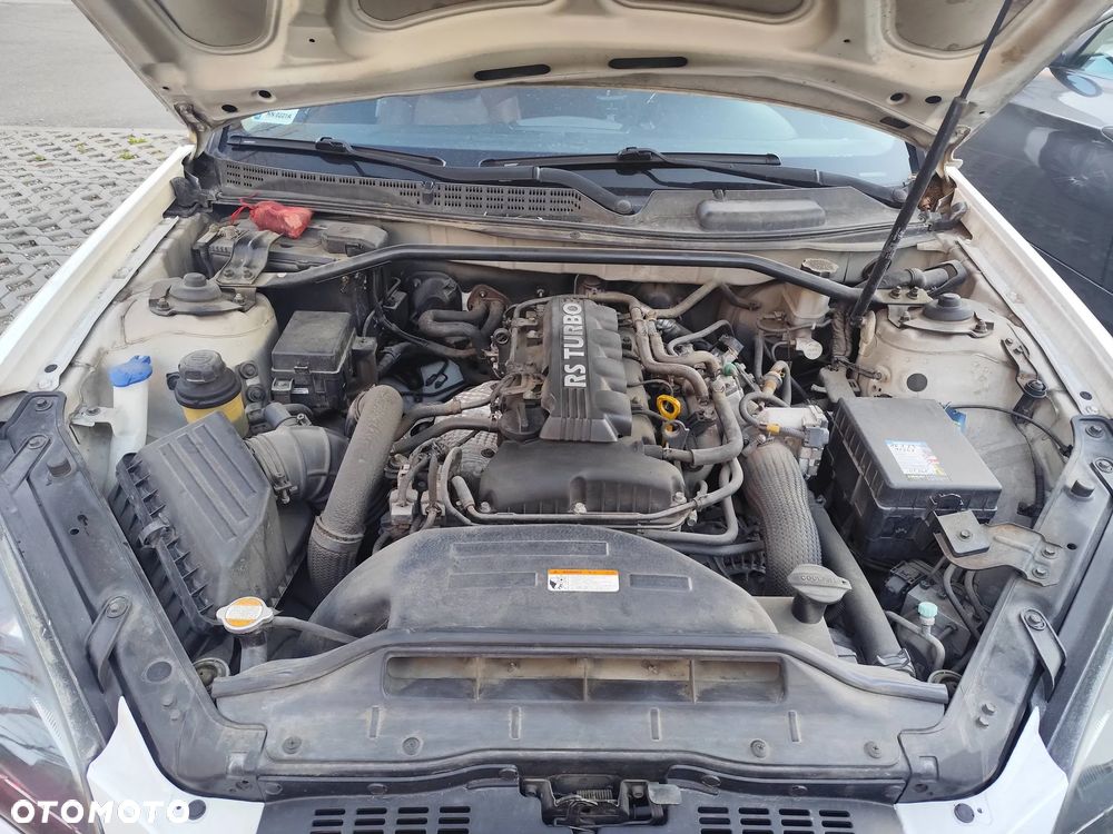 Hyundai Genesis Coupe - 13