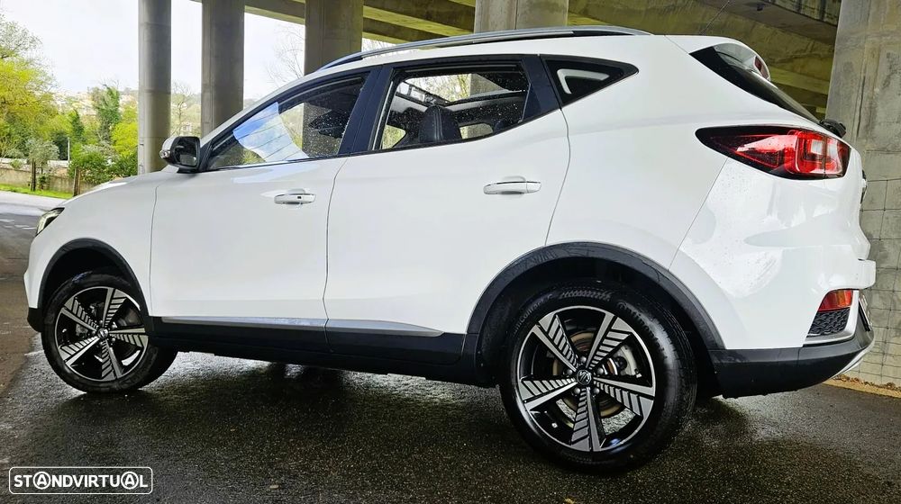 MG ZS Luxury - 10