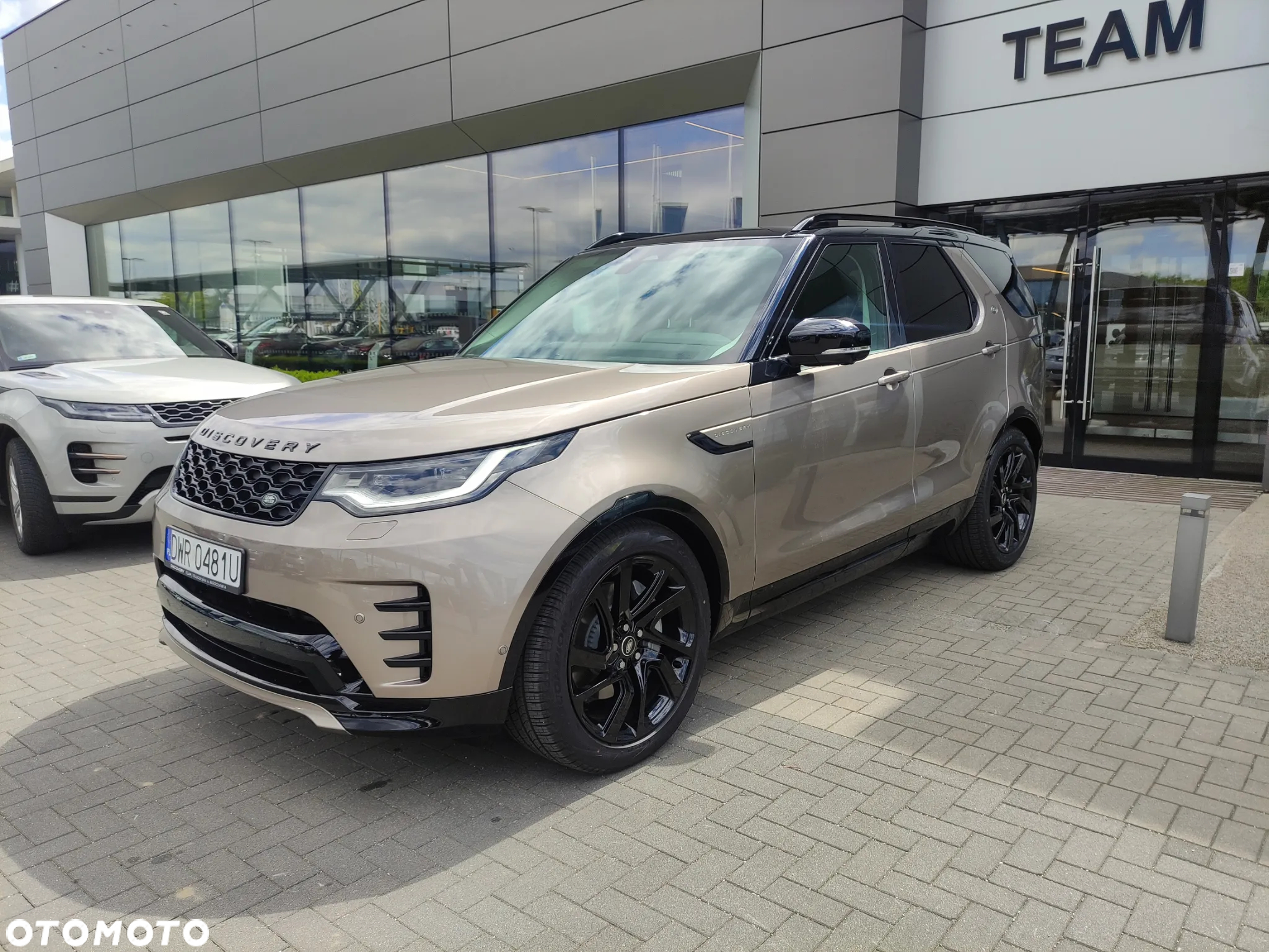 Land Rover Discovery - 4