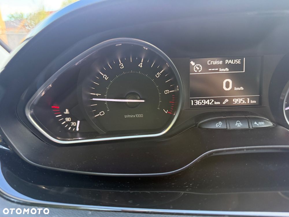 Peugeot 208 - 26