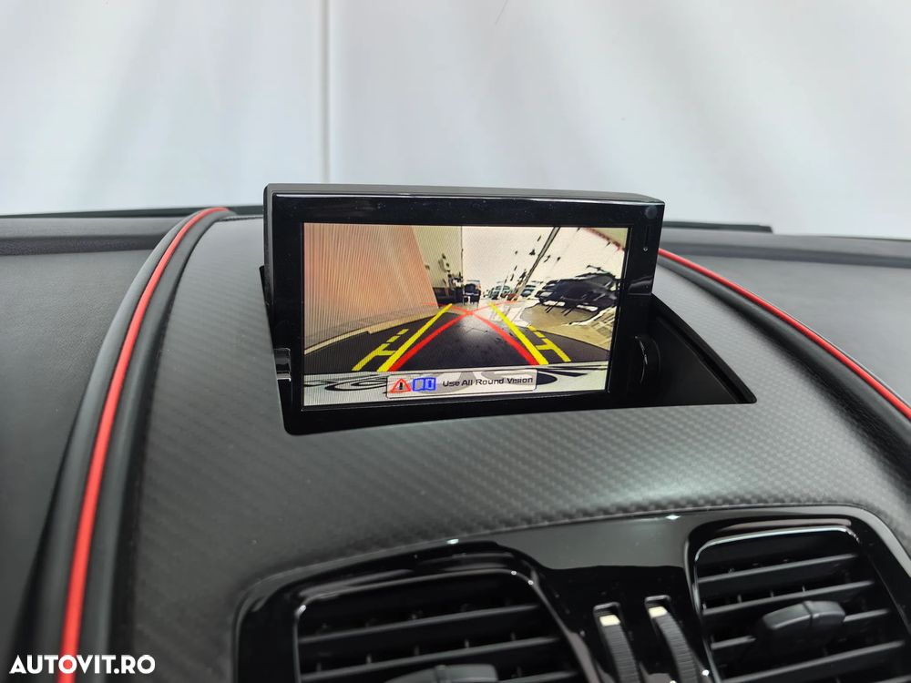 Aston Martin V8 Vantage S - 31