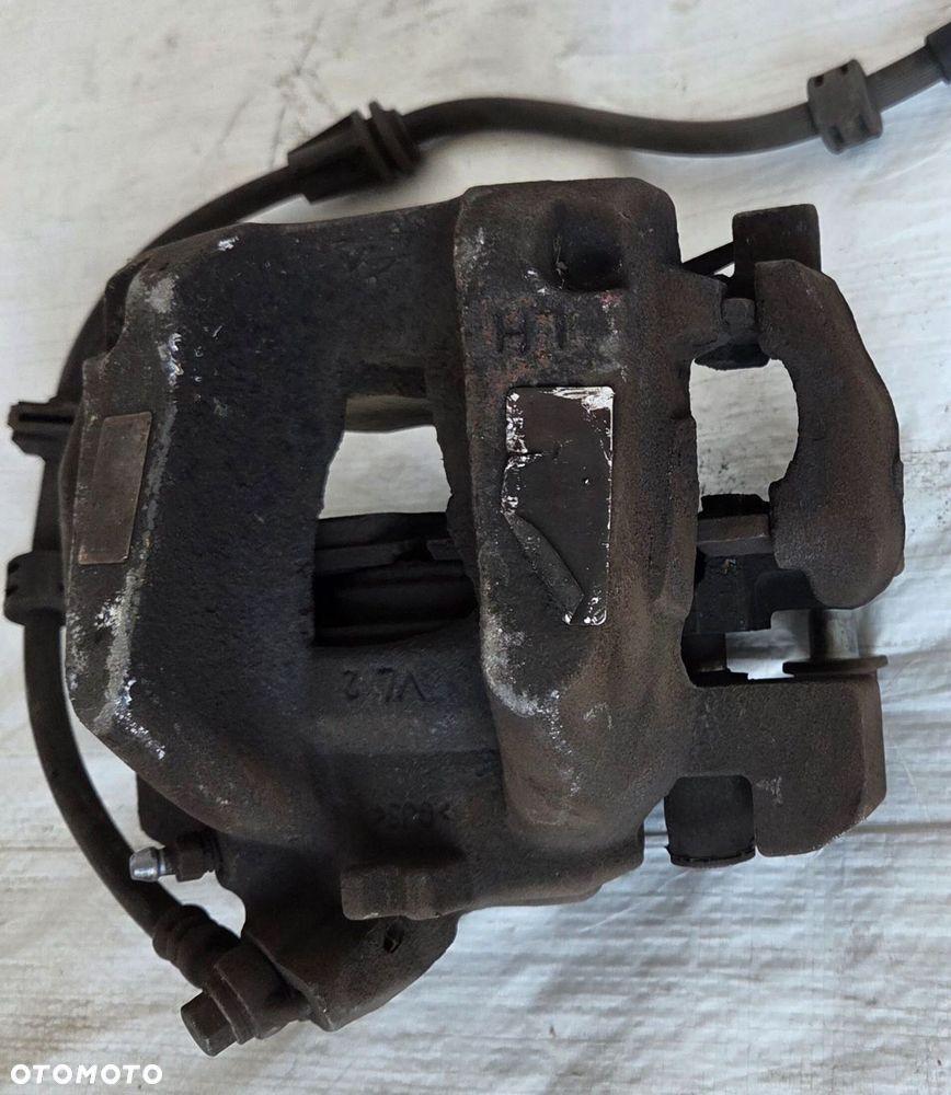 ZACISK HAMULCA LEWY PRZÓD OPEL COMBO E - 3