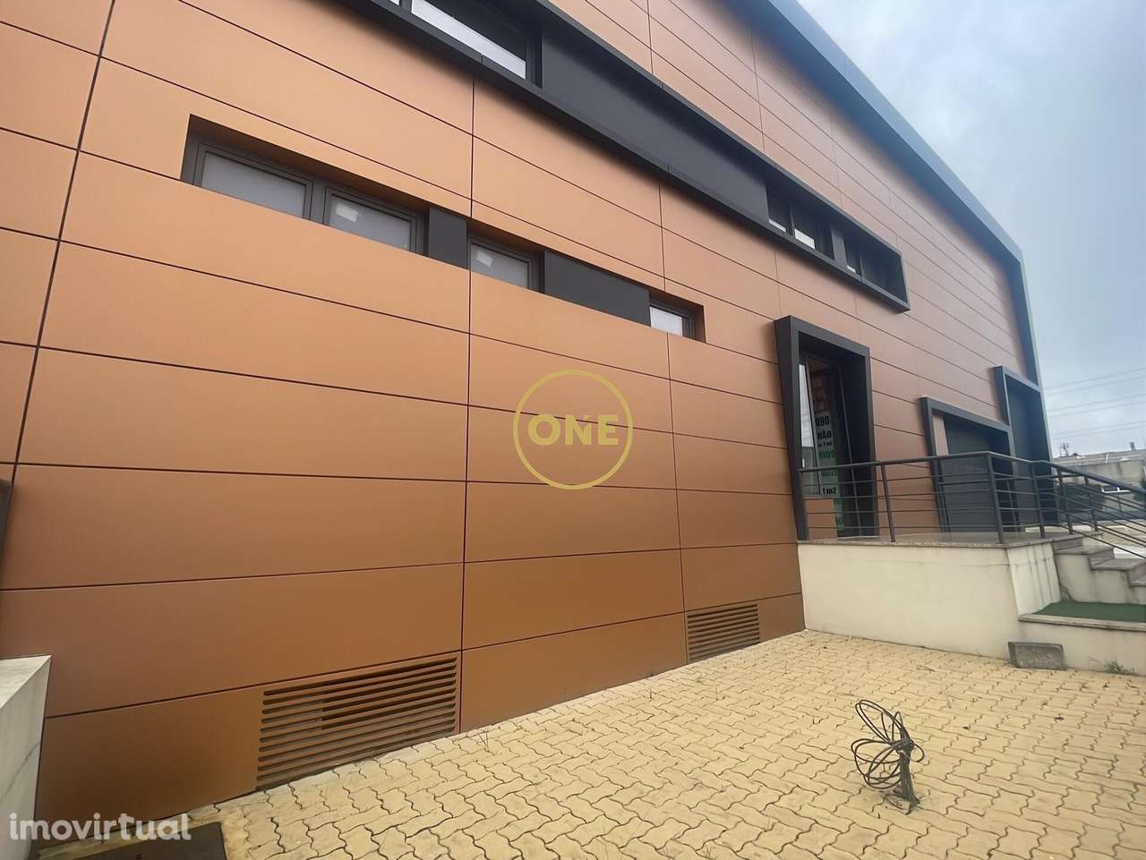 Oportunidade Única – Armazéns Industriais Modernos em Vila Nova de Gai - Grande imagem: 4/34