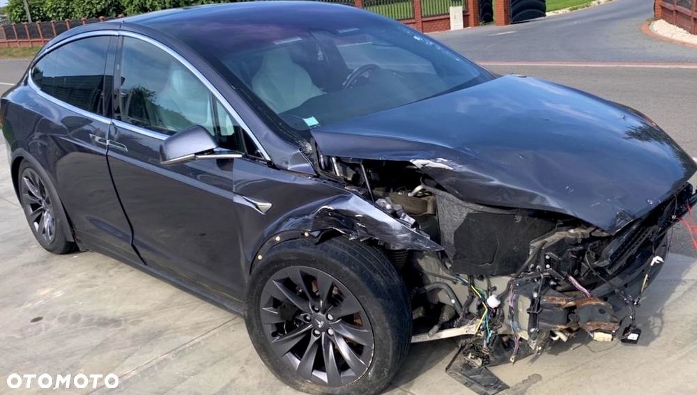 Tesla Model X 75D Allradantrieb - 6