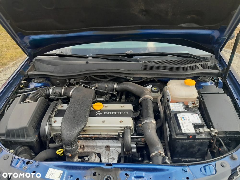 Opel Astra 2.0 Turbo Sport - 28