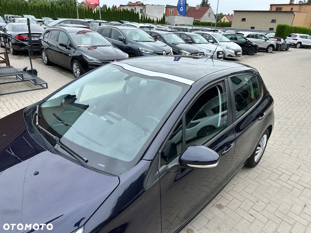 Peugeot 208 - 32