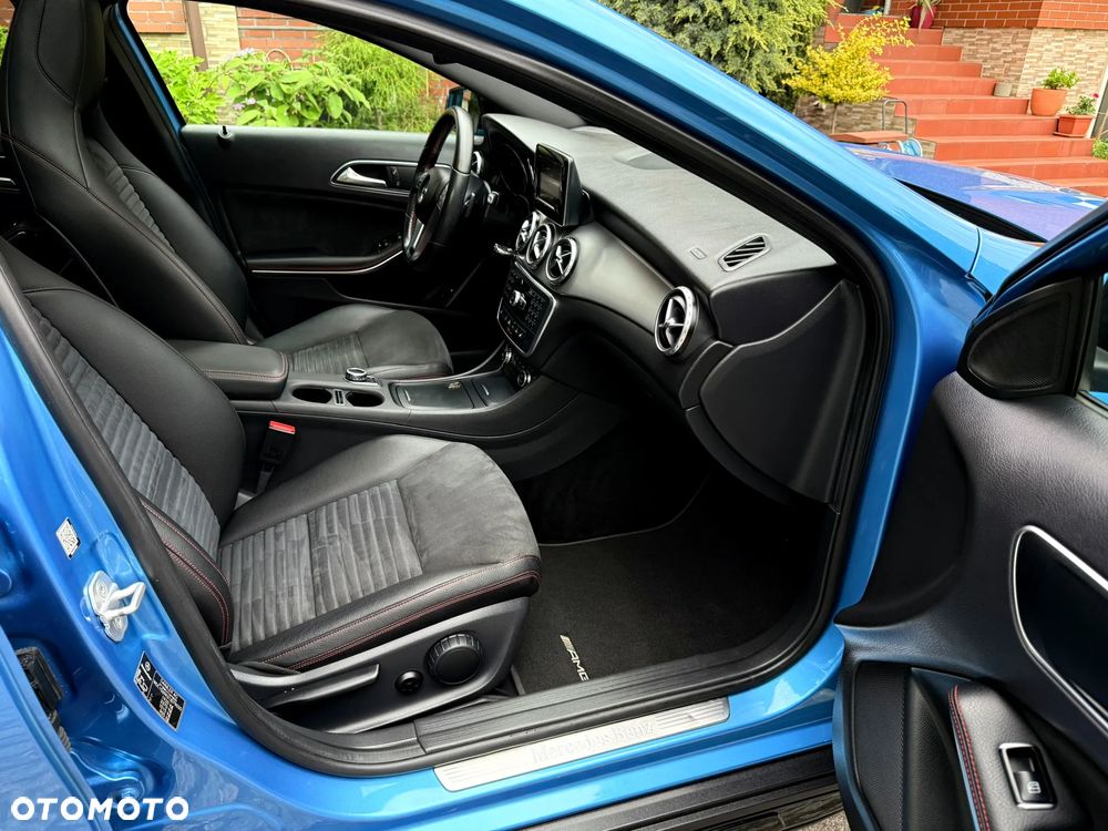 Mercedes-Benz GLA - 23