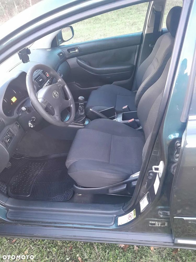 Toyota Avensis - 6