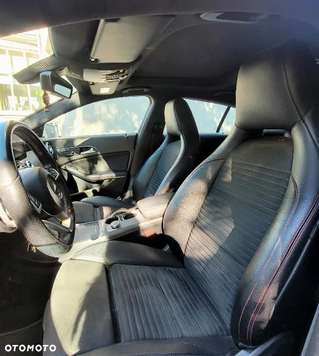 Mercedes-Benz CLA 250 4-Matic AMG Line - 12