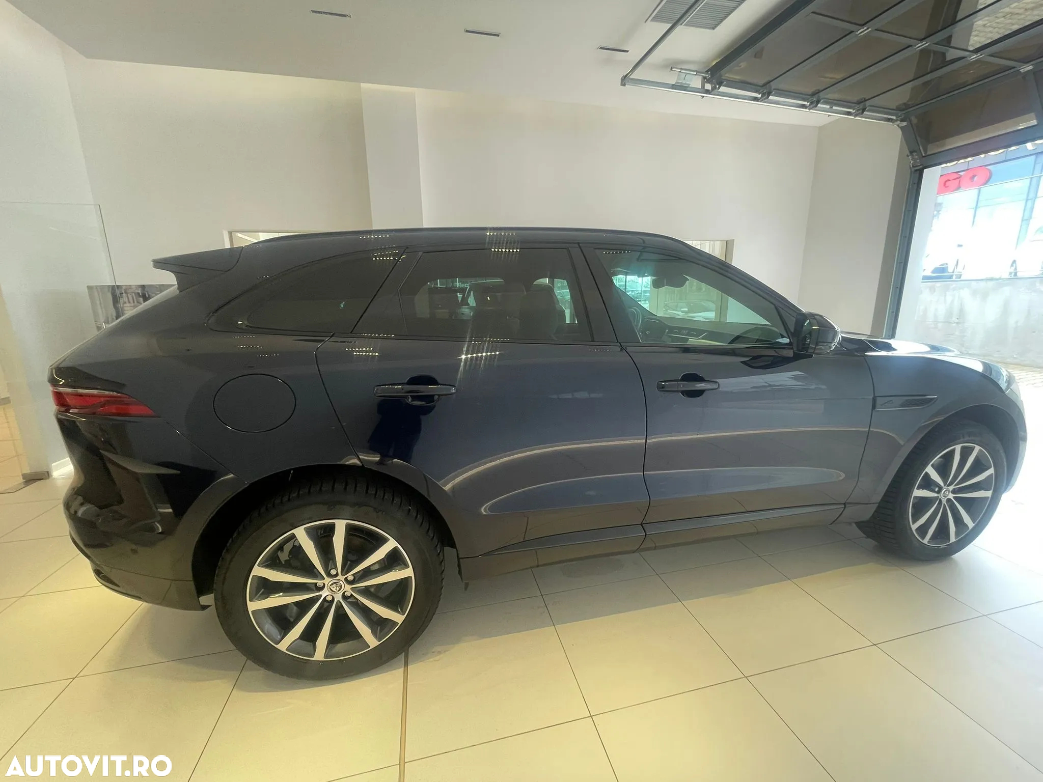 Jaguar F-Pace D200 AWD R-Dynamic SE - 2