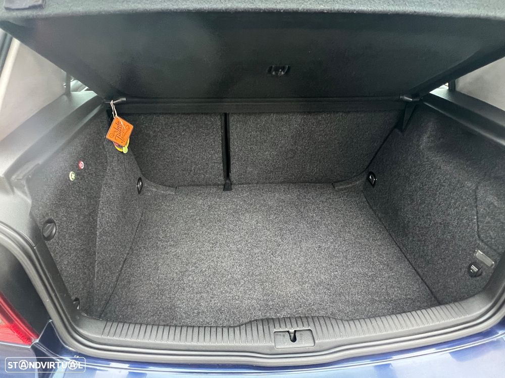 VW Golf 1.9 TDi 25 Anos - 19