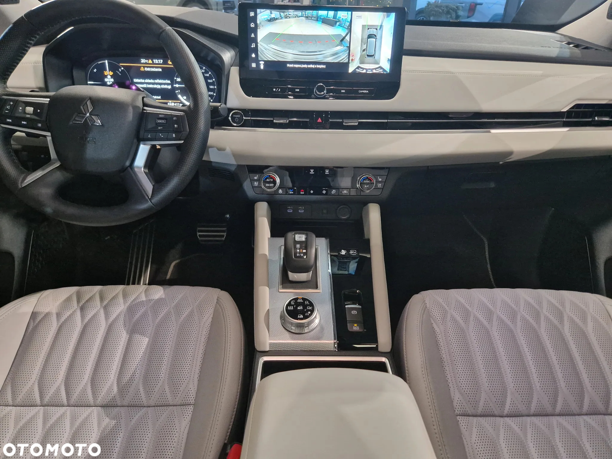 Mitsubishi Outlander - 22