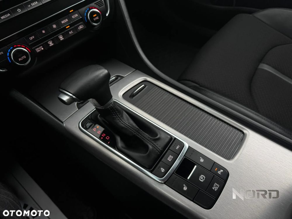 Kia Optima Plug-in Hybrid - 22