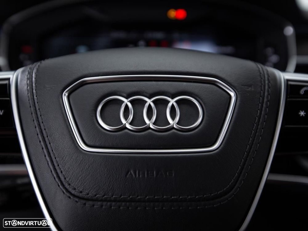 Audi S8 - 25