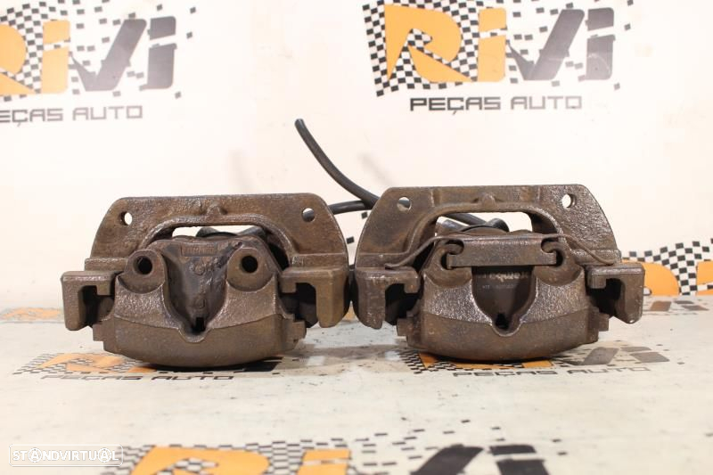 Pinças Frontais BMW 330d / 325i / 330i - 6765881 / 6765882 - 5