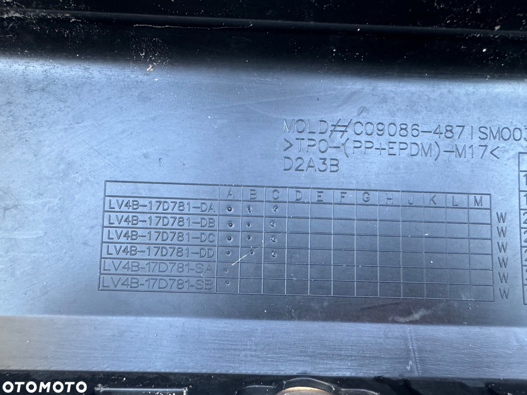 ZDERZAK TYŁ TYLNI FORD KUGA MK3 19+ ZWYKŁY 4PDC LV4B-17A894-DA LV4B-17D781-DA LV4B-17F765-DA ORYGINAŁ - 12