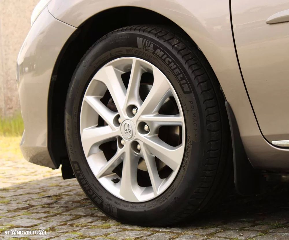 Toyota Auris 1.4 D-4D Exclusive+Navi - 5