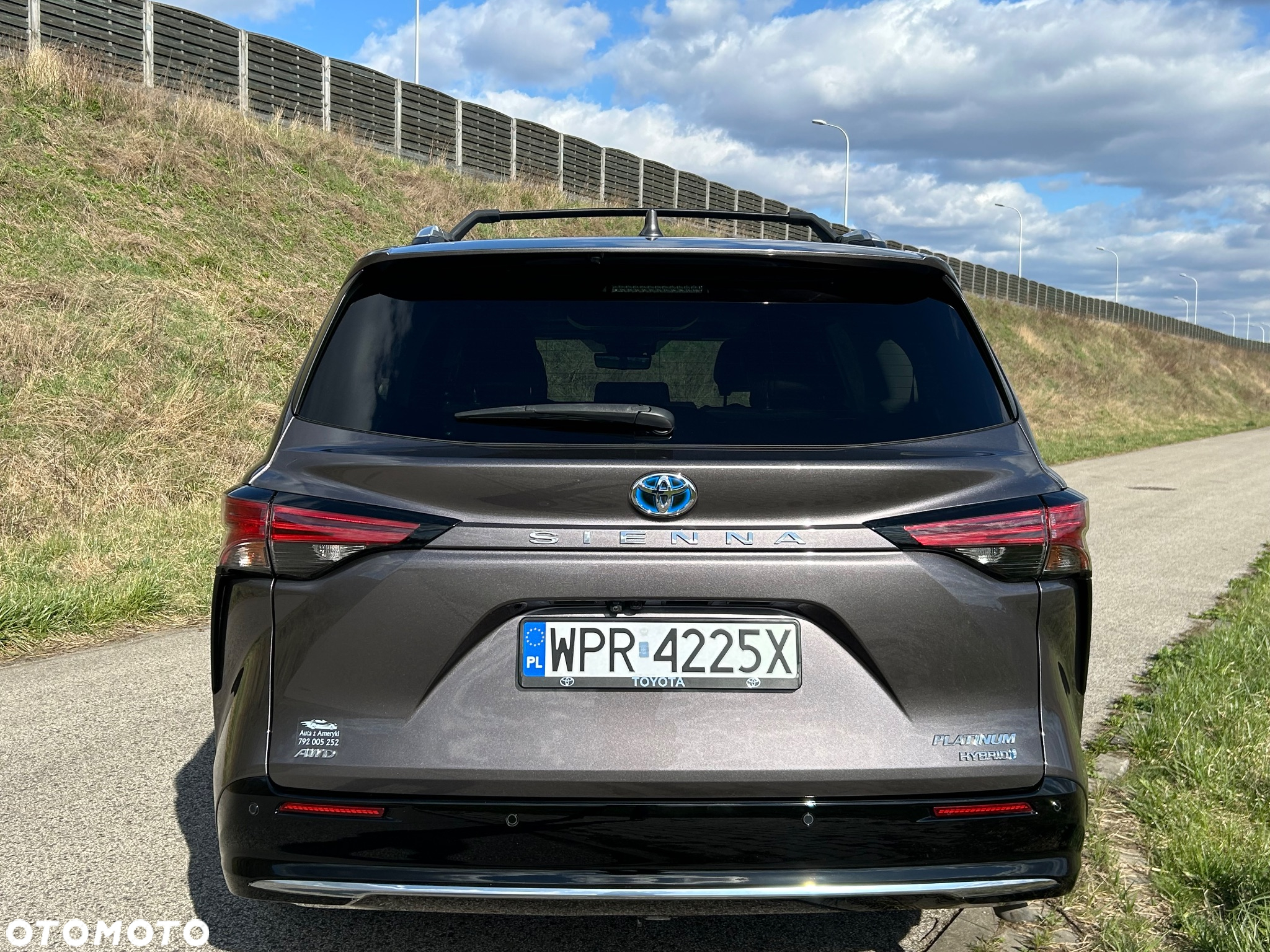 Toyota Sienna - 12