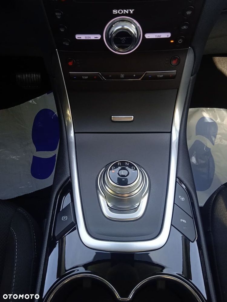 Ford S-Max 2.5 Hybrid Titanium CVT - 29