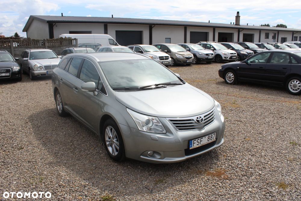 Toyota Avensis - 2