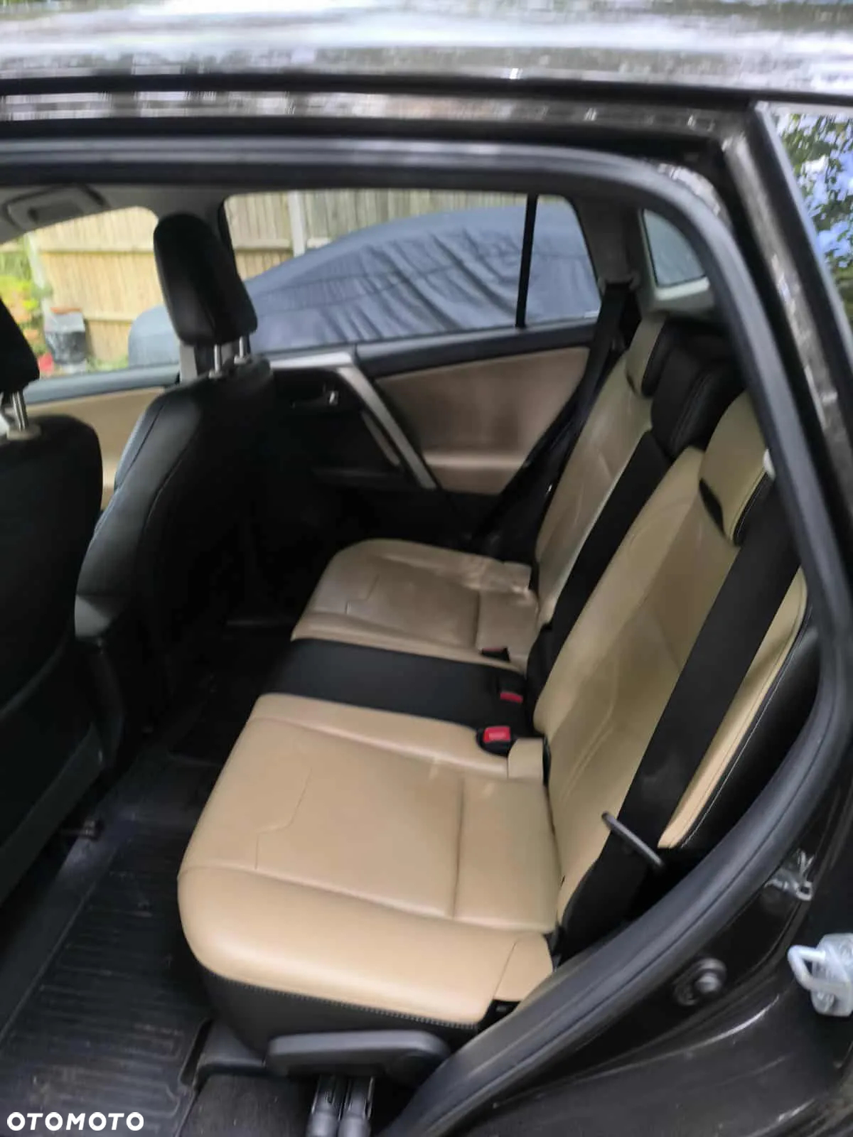Toyota RAV4 - 6