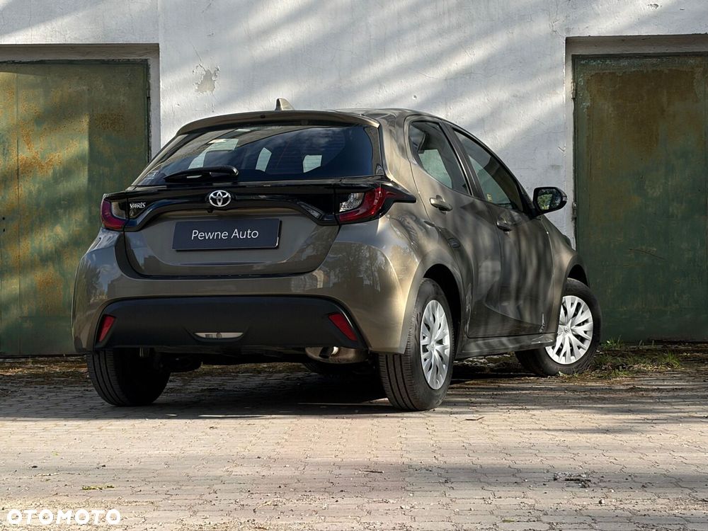 Toyota Yaris - 12