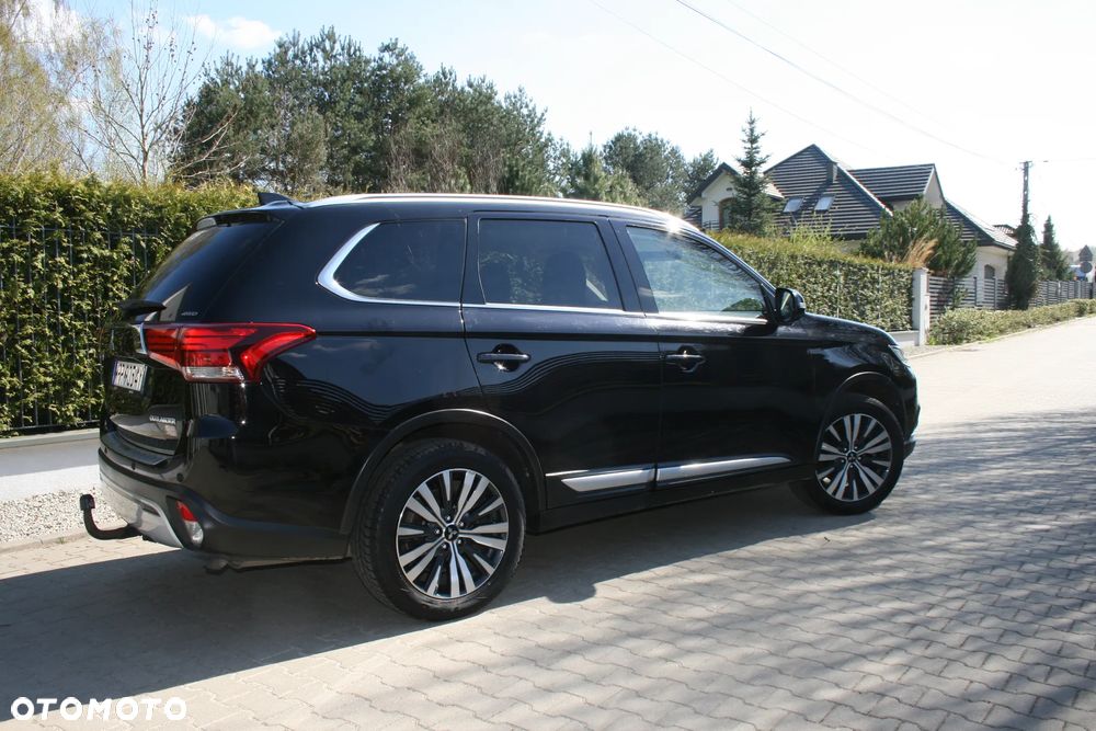 Mitsubishi Outlander - 26