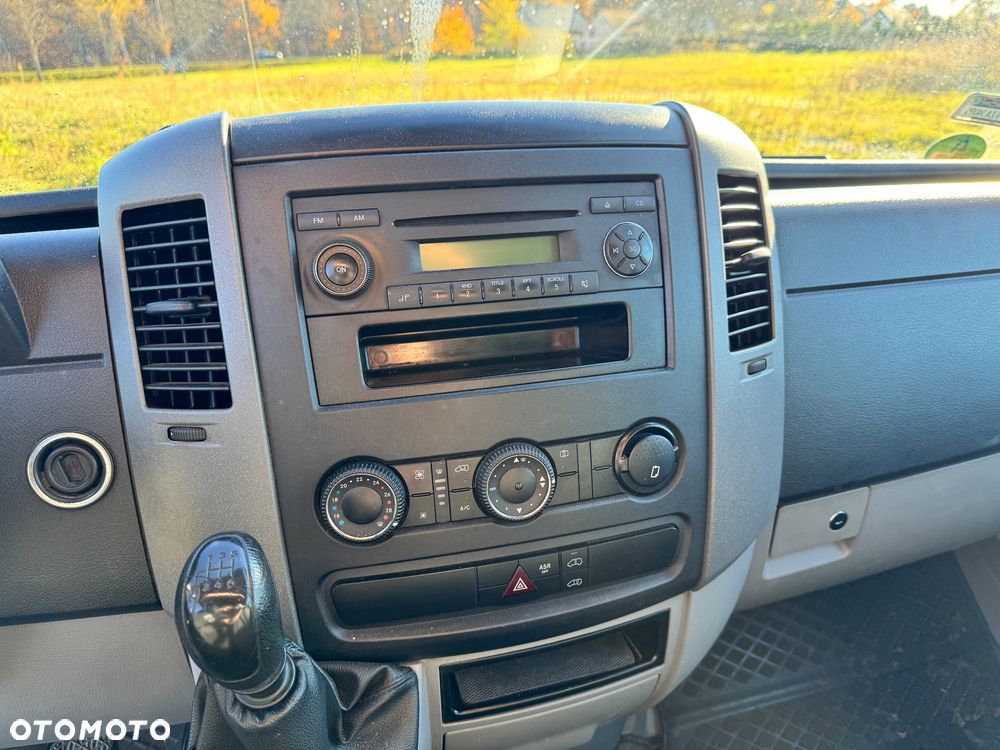 Mercedes-Benz Sprinter - 16