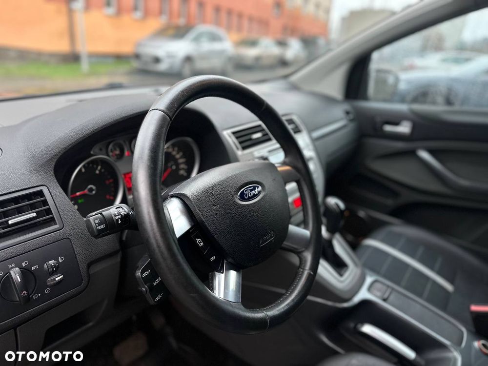 Ford Kuga 2.0 TDCi 4x4 Titanium - 15