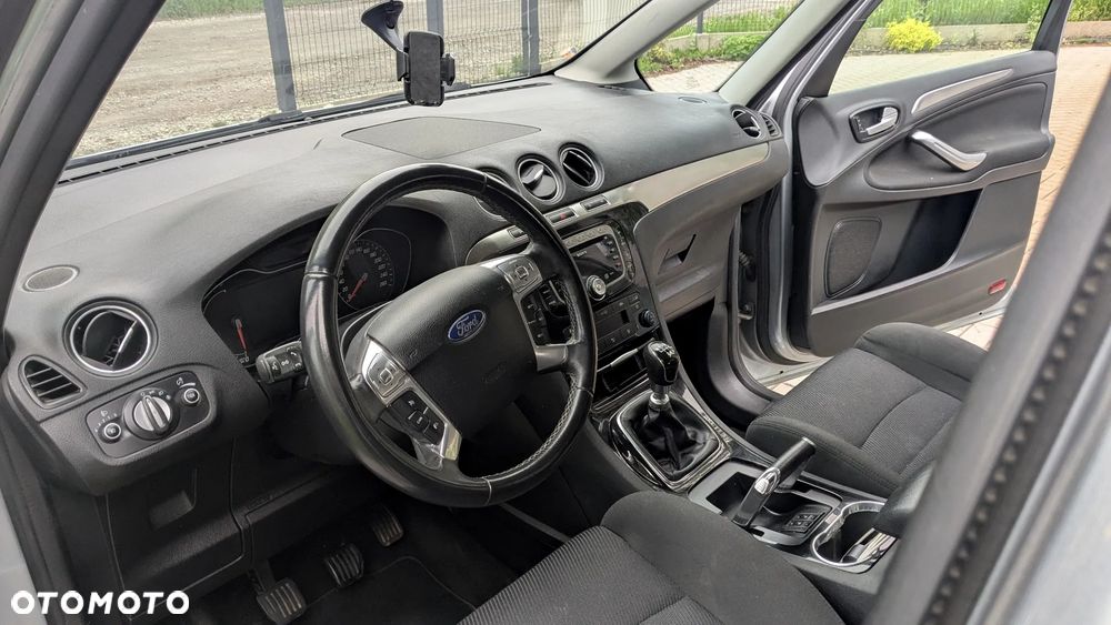 Ford Galaxy - 13