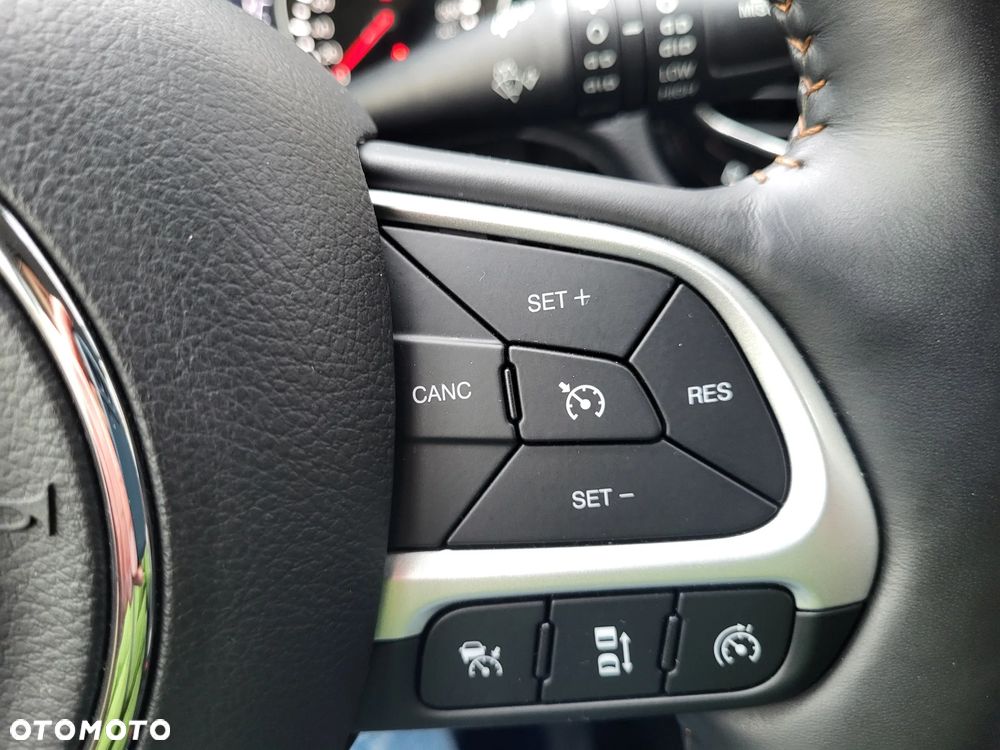 Jeep Compass 1.4 TMair Limited FWD S&S - 26