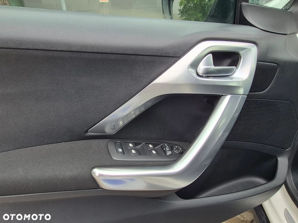 Peugeot 2008 1.2 Pure Tech GPF Crossway S&S - 25