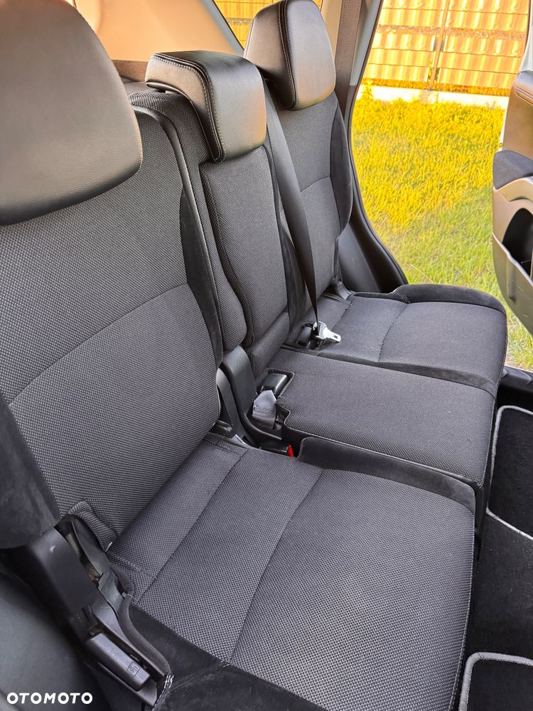 Mitsubishi Outlander - 10