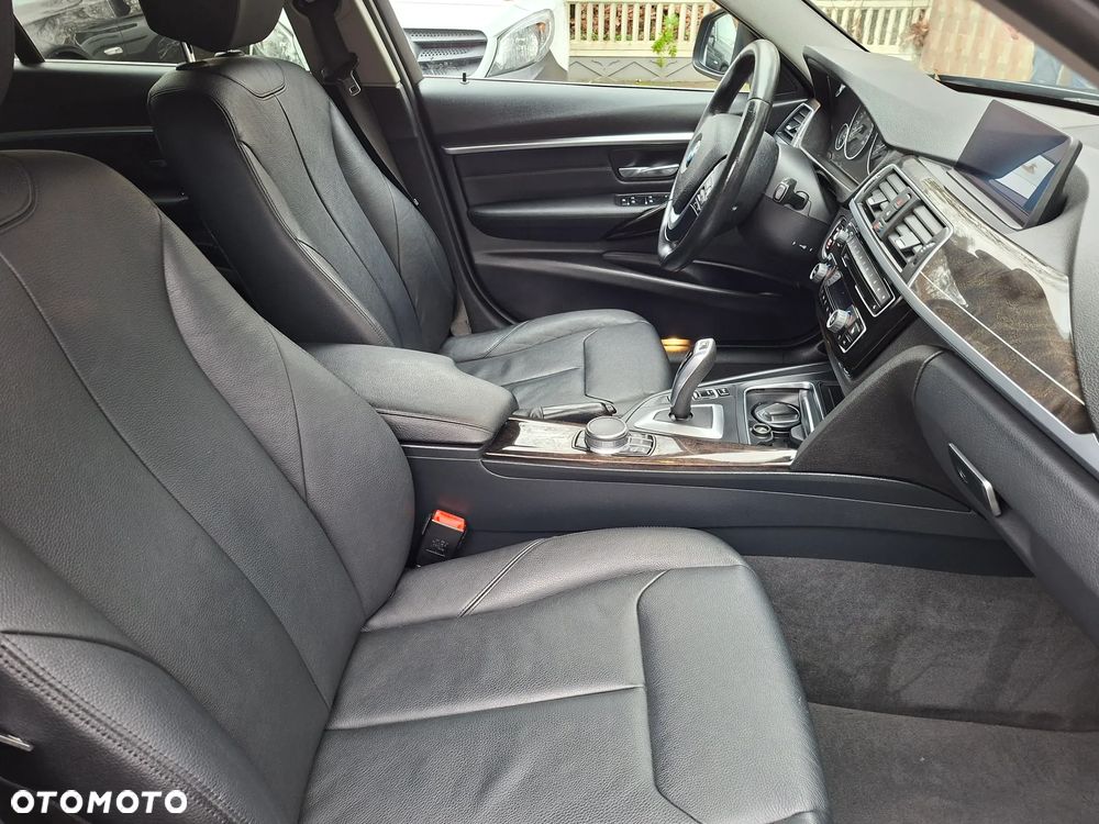 BMW Seria 3 320d Edition Luxury Line Purity - 13