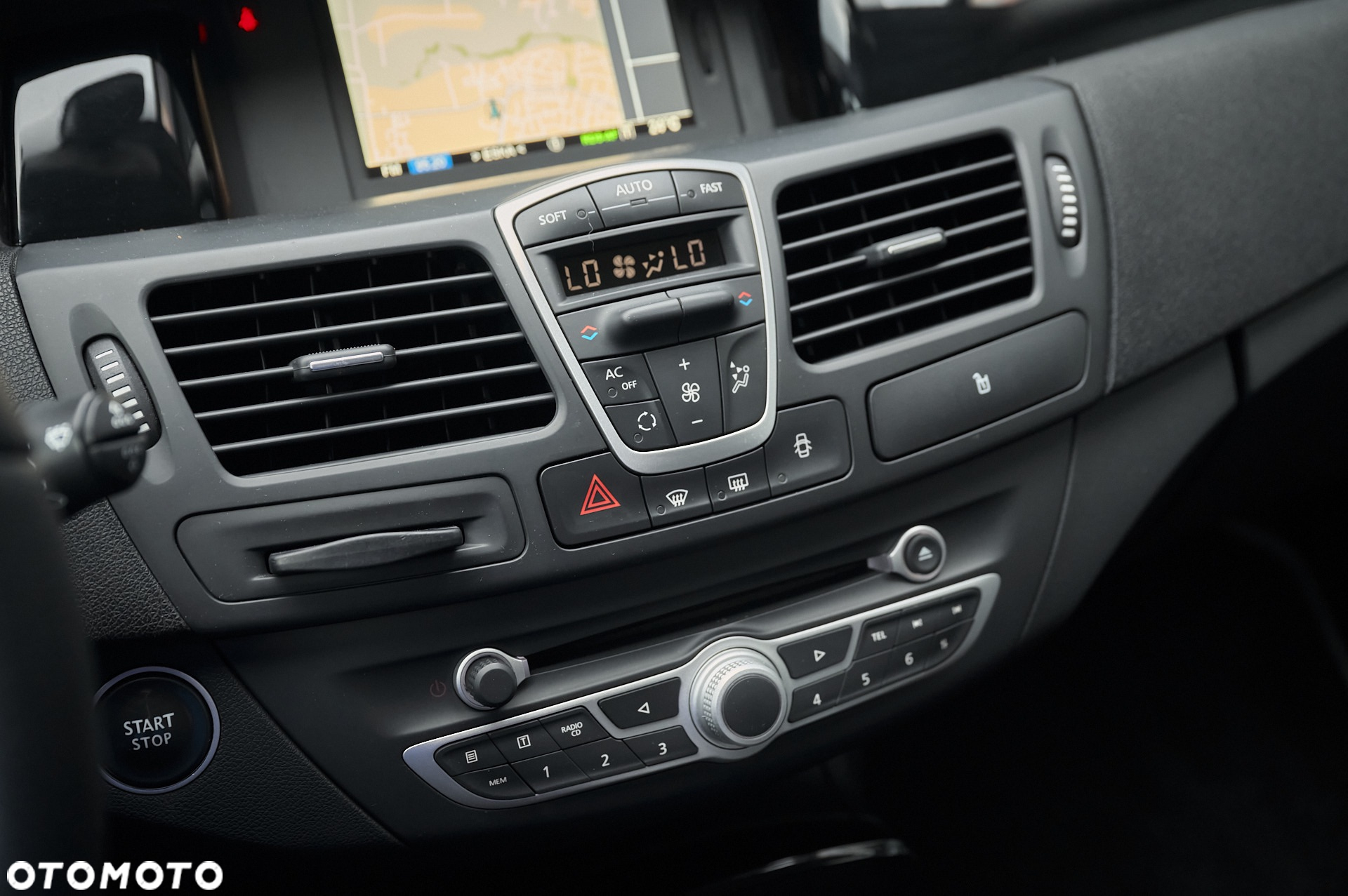 Renault Laguna Grandtour ENERGY dCi 130 FAP Start-Stop Bose Edition - 35