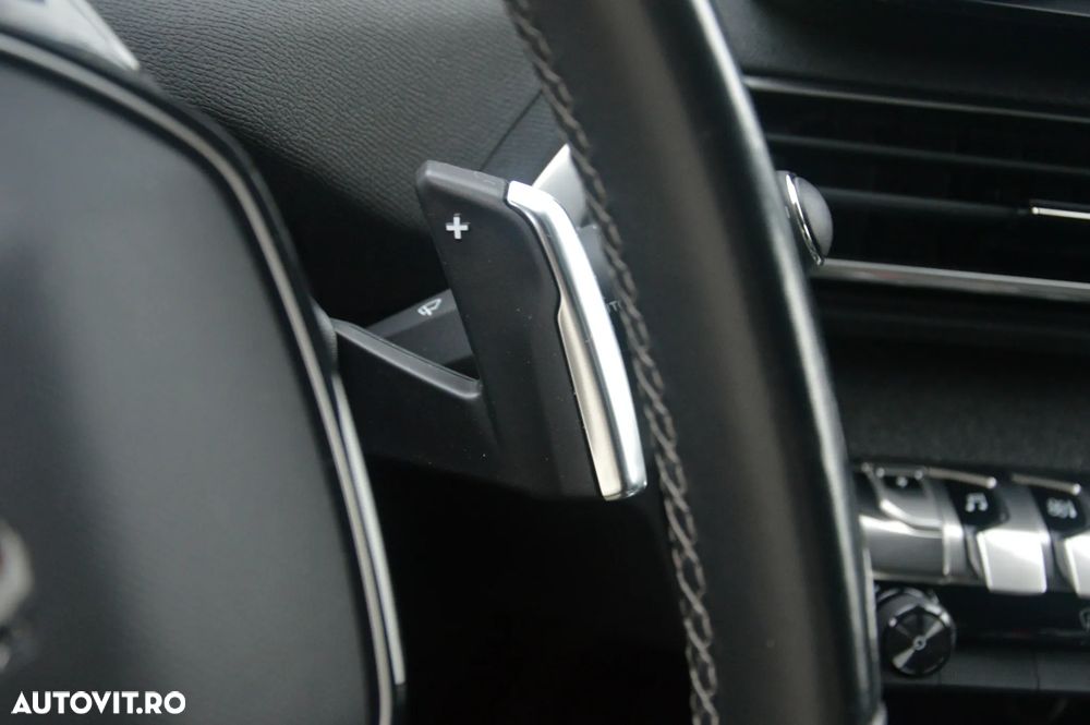 Peugeot 3008 Hybrid 225 e-EAT8 Allure - 35