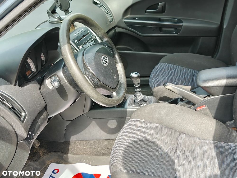 Kia Ceed 1.6 Crdi Comfort + - 6