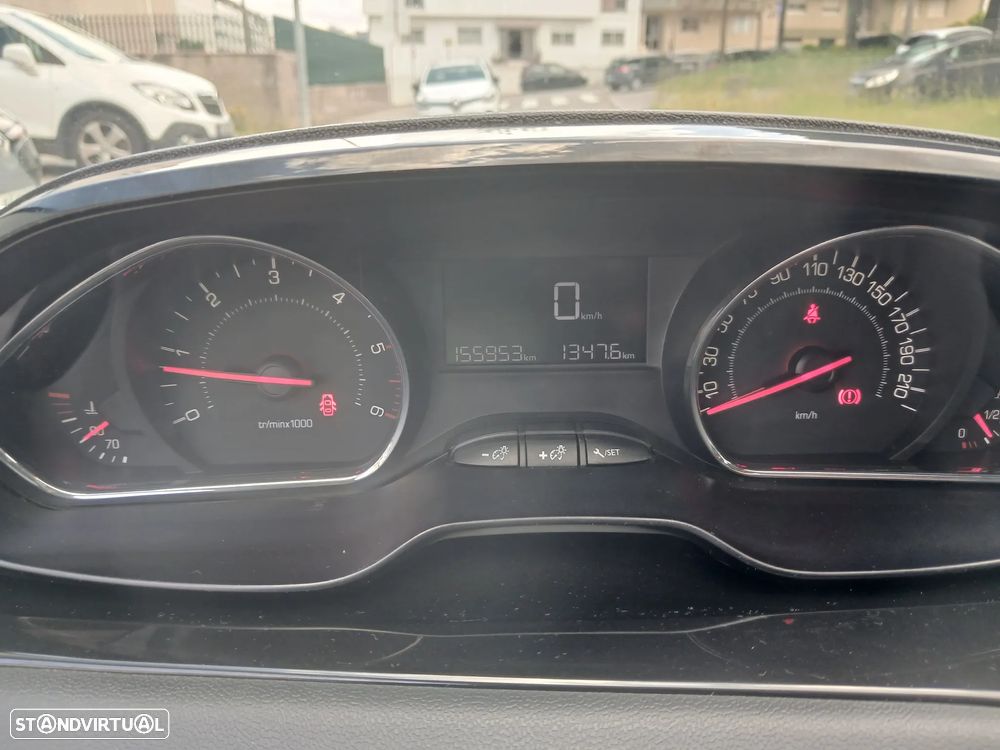 Peugeot 208 1.4 HDi Active - 8