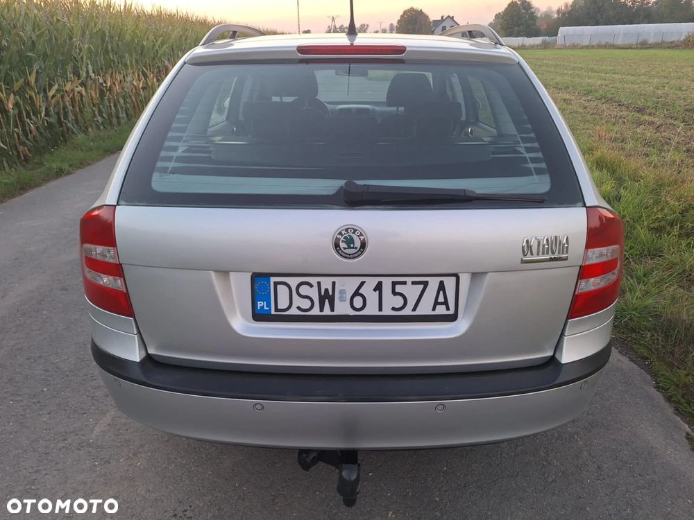 Skoda Octavia 1.6 Elegance - 11