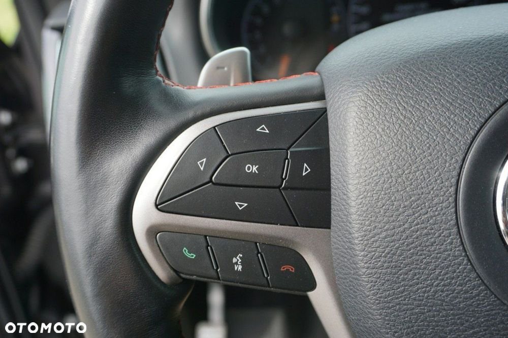 Jeep Grand Cherokee - 19