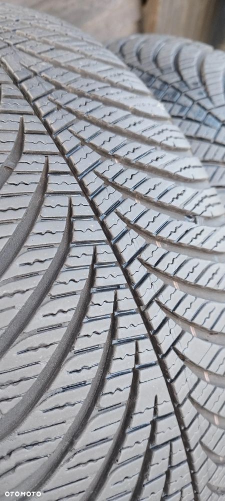 205/50/17 goodyear vector 4season gen2 - 2