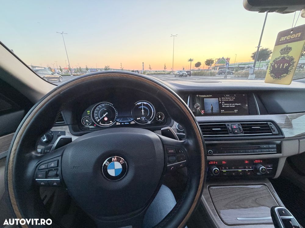 BMW Seria 5 530d xDrive AT - 7