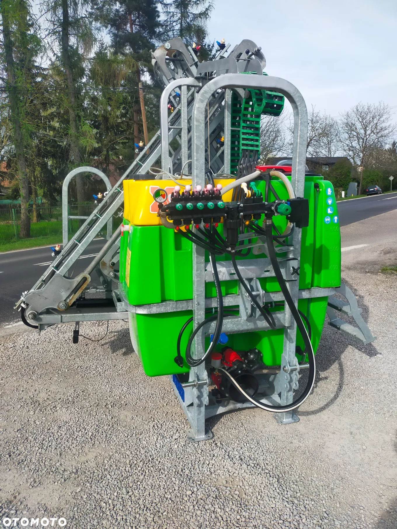 XSARA TOLMET opryskiwacz zawieszany hydraulicznie rozkładany 600l 15m - 10