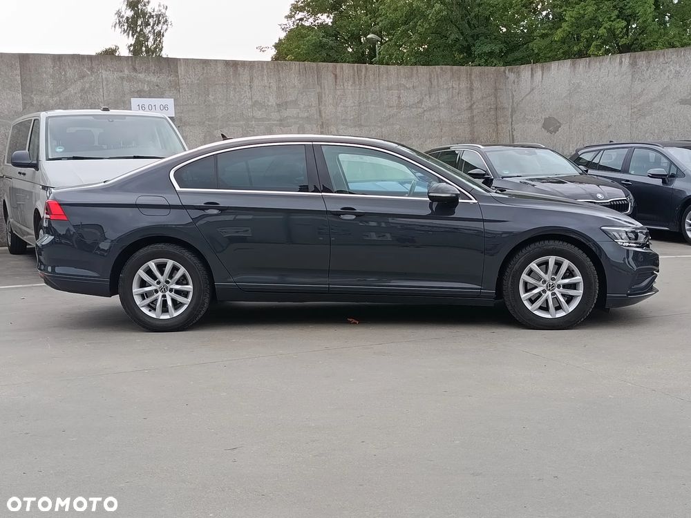 Volkswagen Passat 2.0 TDI EVO Elegance DSG - 8
